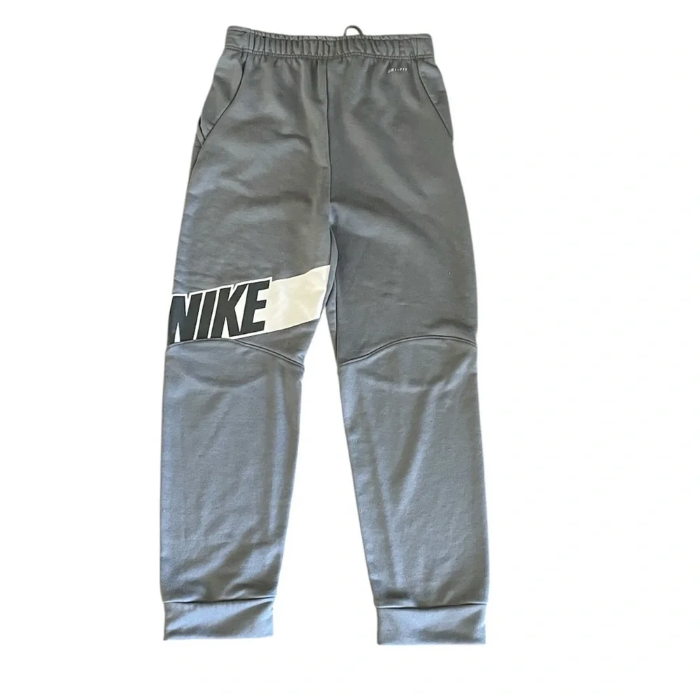 Nike boys Dri-Fit Charcoal Gray & white sweatpants